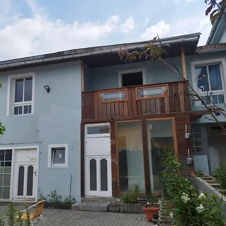 Apartment Mit Balkon