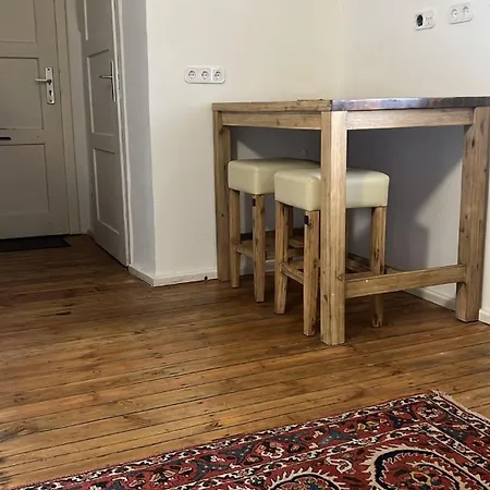 Apartment Mit Balkon